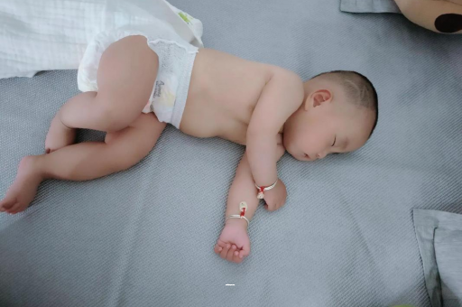 连云港宝宝总是摇头怎么回事